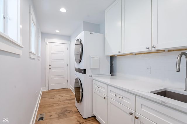 10472 Lower Garden Way, Zionsville, IN 46077