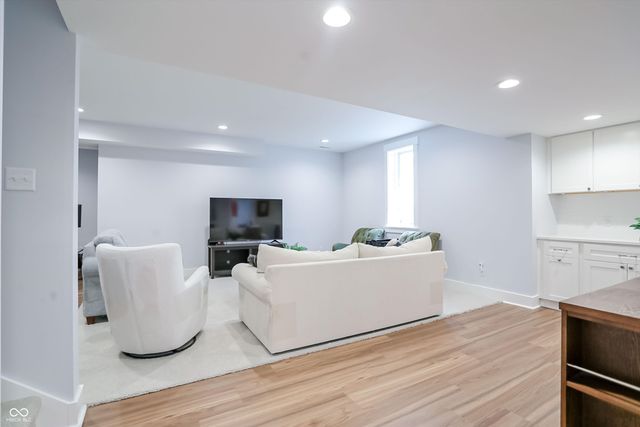 10472 Lower Garden Way, Zionsville, IN 46077