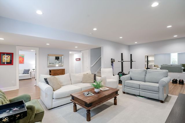 10472 Lower Garden Way, Zionsville, IN 46077