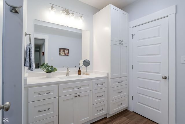 10472 Lower Garden Way, Zionsville, IN 46077