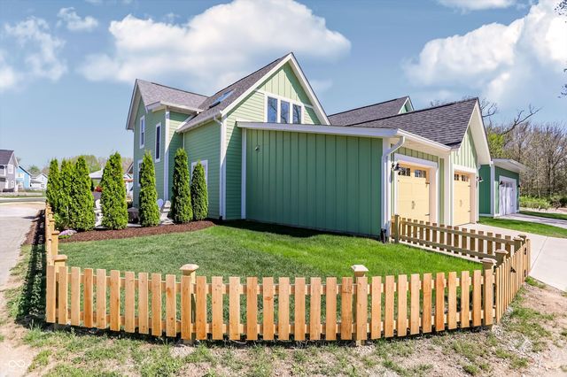 10472 Lower Garden Way, Zionsville, IN 46077
