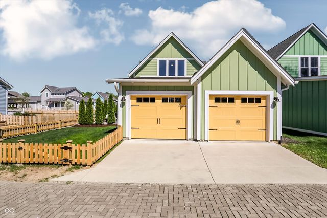 10472 Lower Garden Way, Zionsville, IN 46077