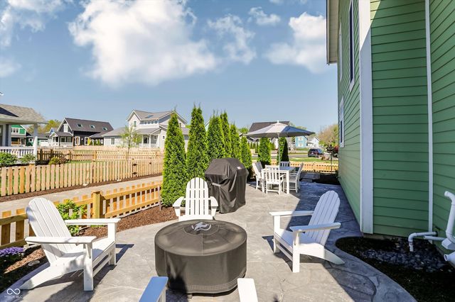 10472 Lower Garden Way, Zionsville, IN 46077