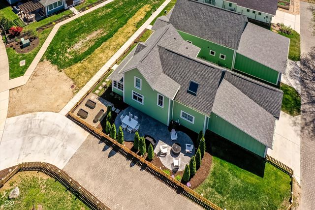 10472 Lower Garden Way, Zionsville, IN 46077