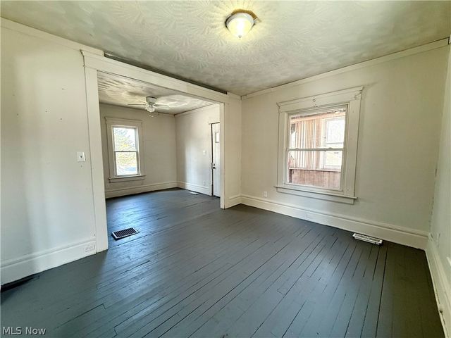 839 Kenyon Street, Akron, OH 44311