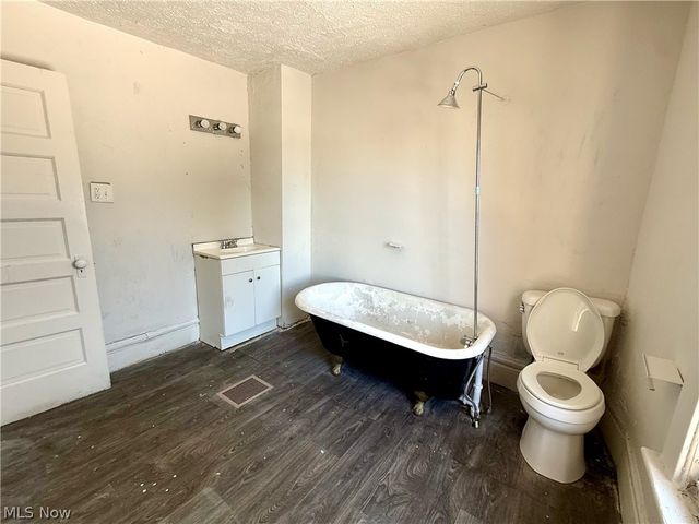 839 Kenyon Street, Akron, OH 44311