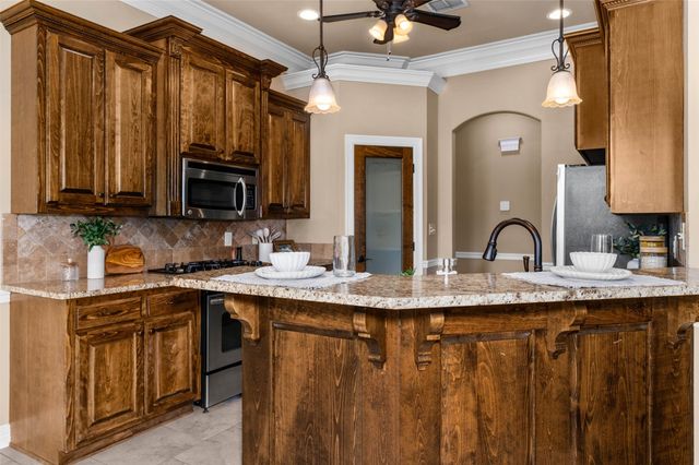 407 Carnaby Court, Bossier City, LA 71111