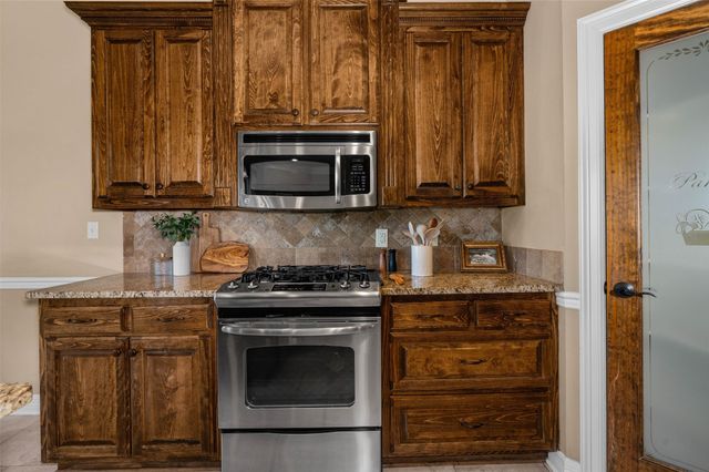 407 Carnaby Court, Bossier City, LA 71111