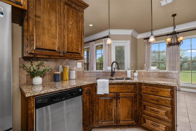 407 Carnaby Court, Bossier City, LA 71111