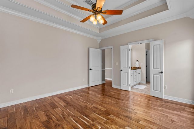 407 Carnaby Court, Bossier City, LA 71111