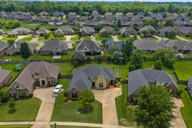 407 Carnaby Court, Bossier City, LA 71111