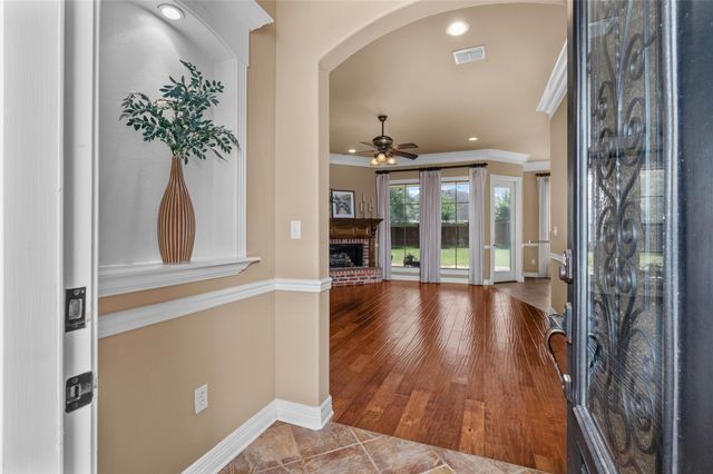 407 Carnaby Court, Bossier City, LA 71111