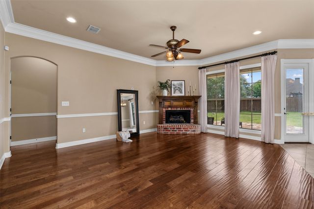 407 Carnaby Court, Bossier City, LA 71111