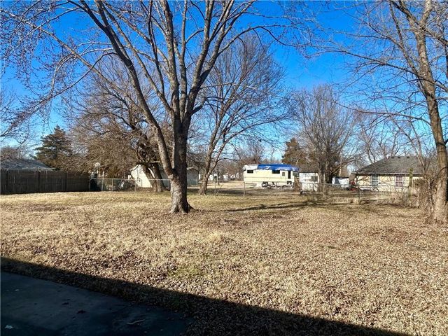 37402 E Blank Street, Garden City, MO 64747