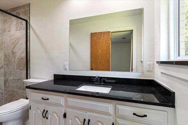 156 NW 36th St, Lawton, OK 73505