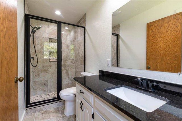 156 NW 36th St, Lawton, OK 73505