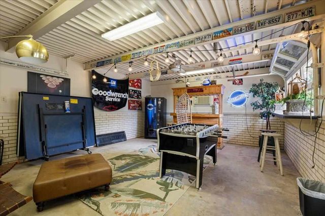 156 NW 36th St, Lawton, OK 73505