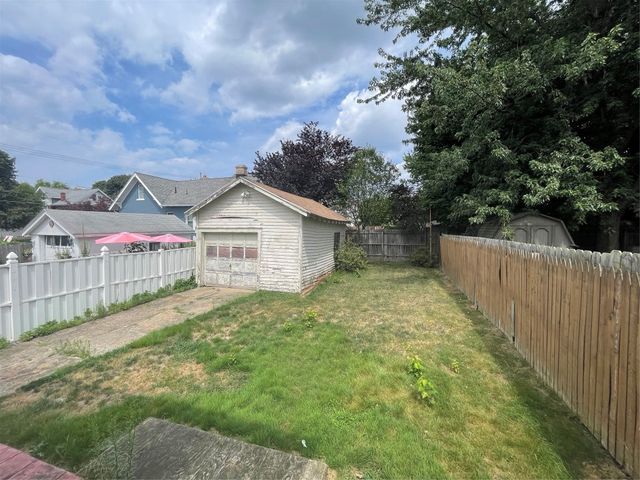 2107 POPLAR Street, Erie, PA 16502