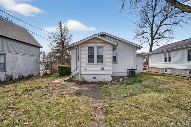 6815 Etzel Avenue, University City, MO 63130