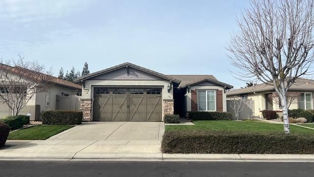 2379 Pepper Tree Ln, Manteca, CA 95336