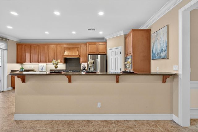 2379 Pepper Tree Ln, Manteca, CA 95336