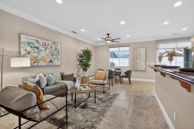 2379 Pepper Tree Ln, Manteca, CA 95336