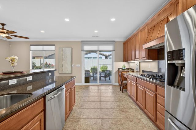 2379 Pepper Tree Ln, Manteca, CA 95336