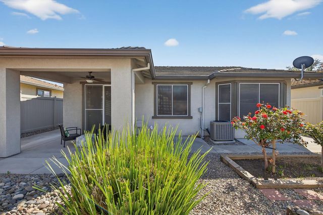 2379 Pepper Tree Ln, Manteca, CA 95336