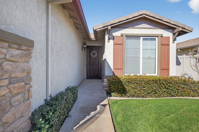 2379 Pepper Tree Ln, Manteca, CA 95336