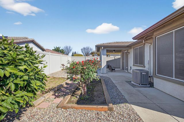 2379 Pepper Tree Ln, Manteca, CA 95336