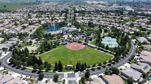 2379 Pepper Tree Ln, Manteca, CA 95336