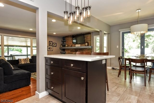 454 Skyline Lake Dr, Ringwood Boro, NJ 07456