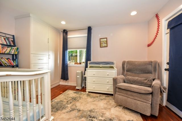 454 Skyline Lake Dr, Ringwood Boro, NJ 07456