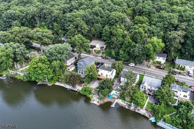 454 Skyline Lake Dr, Ringwood Boro, NJ 07456