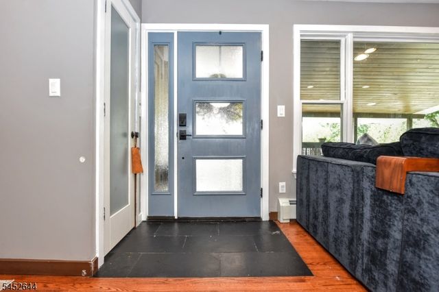 454 Skyline Lake Dr, Ringwood Boro, NJ 07456