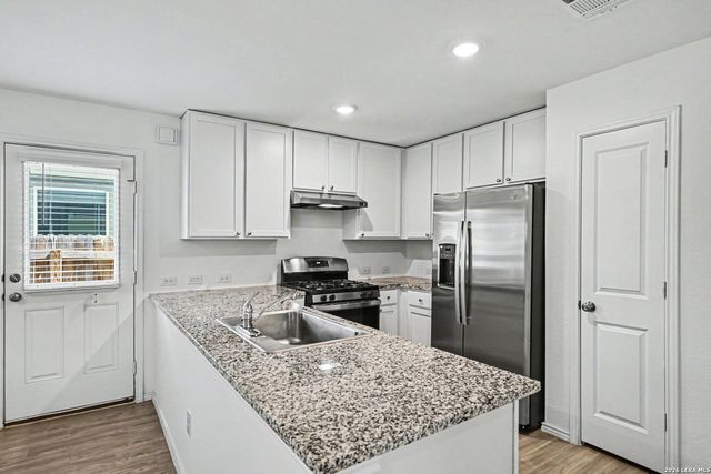 5446 DAPHNE PATH, San Antonio, TX 78253