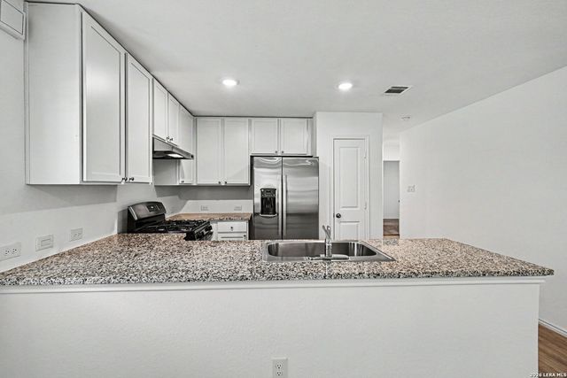5446 DAPHNE PATH, San Antonio, TX 78253