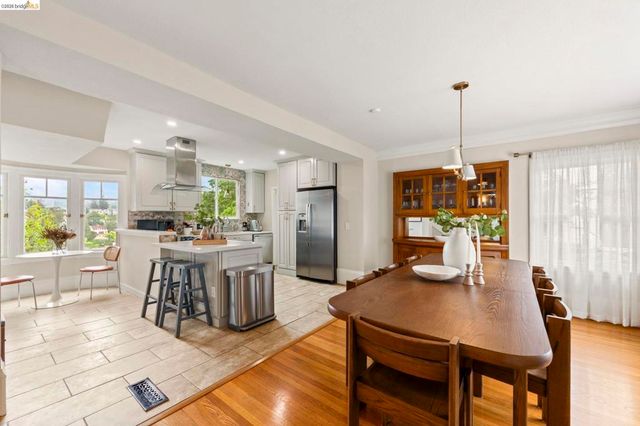 828 Alma Pl, Oakland, CA 94610