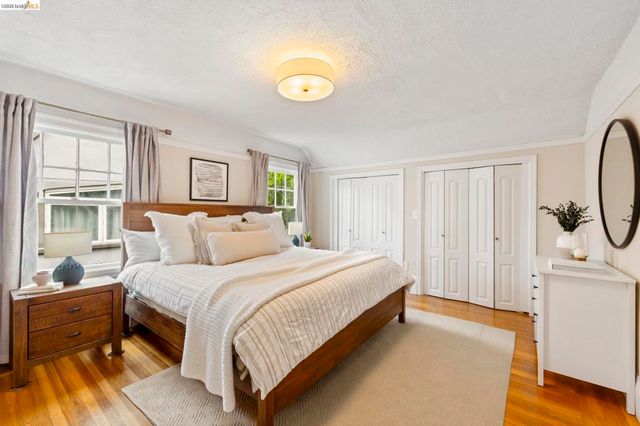 828 Alma Pl, Oakland, CA 94610