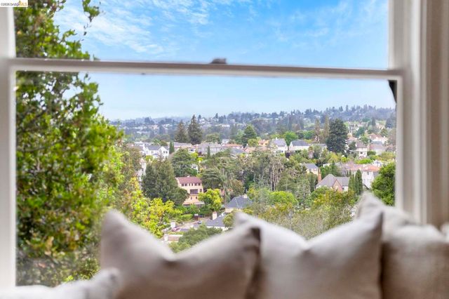 828 Alma Pl, Oakland, CA 94610