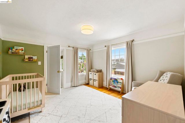 828 Alma Pl, Oakland, CA 94610