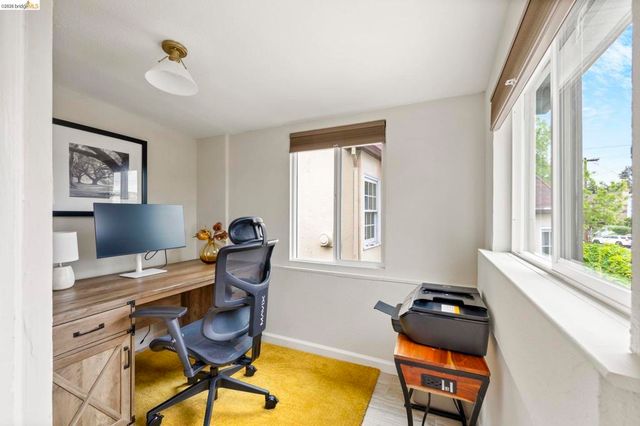 828 Alma Pl, Oakland, CA 94610