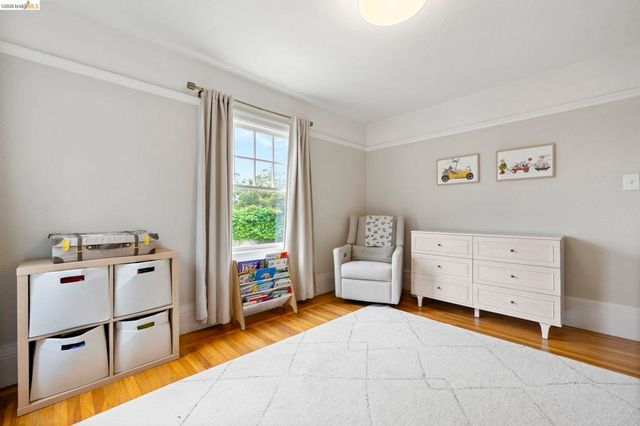 828 Alma Pl, Oakland, CA 94610