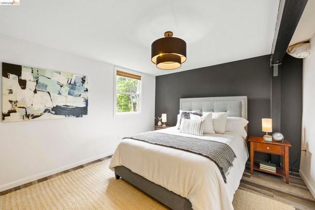 828 Alma Pl, Oakland, CA 94610