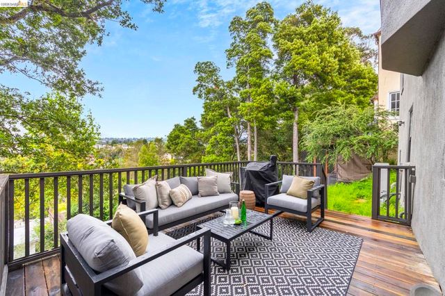 828 Alma Pl, Oakland, CA 94610