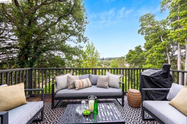 828 Alma Pl, Oakland, CA 94610