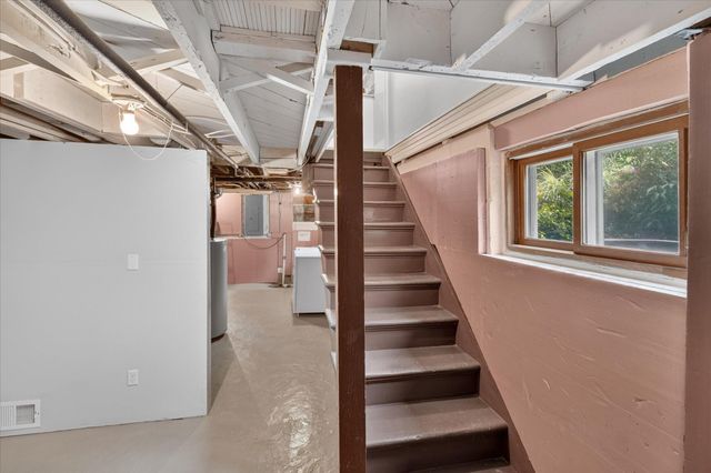 121 Kenwood Avenue, Ann Arbor, MI 48103