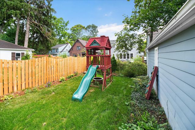 121 Kenwood Avenue, Ann Arbor, MI 48103