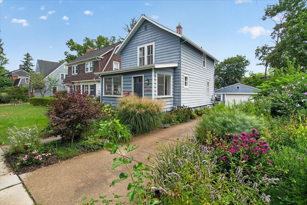 121 Kenwood Avenue, Ann Arbor, MI 48103