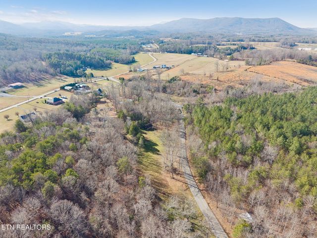 1033 Gamble Gap Rd, Tellico Plains, TN 37385